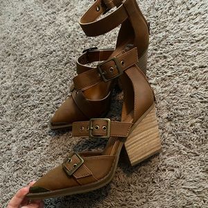 Irina buckle heel